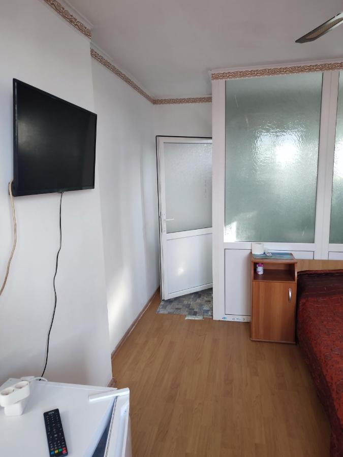 Hostel Emy Camere Cu Baie Proprie Aproape De Plaja 3 Papuci Constanţa Exteriör bild
